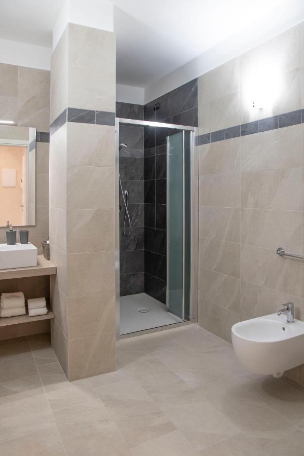 Flower Apartments Bardolino Exterior photo