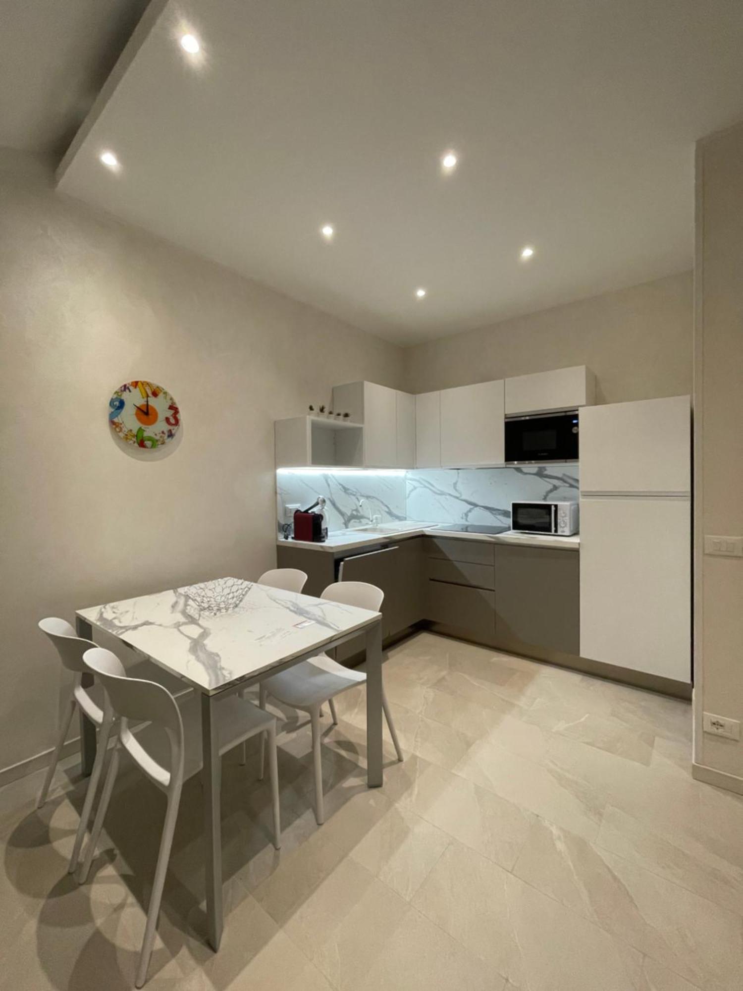 Flower Apartments Bardolino Exterior photo